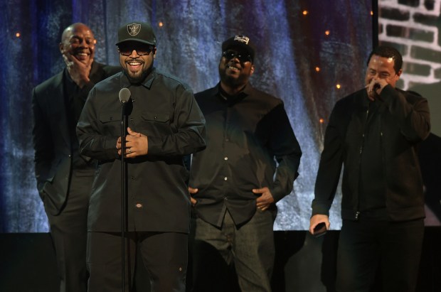 kendrick-lamar-inducts-nwa-into-the-rock-and-roll-hall-of-fame-4